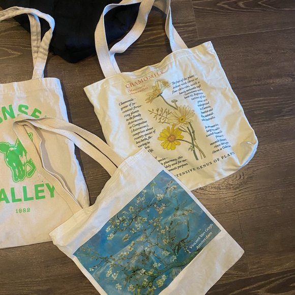 Tote bag galore! - Picture 4 of 4